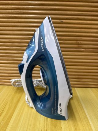 Plancha de vapor Taurus Baltic 2200W