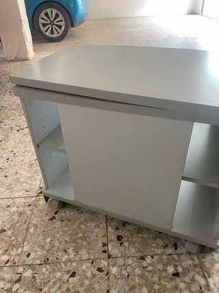 Mesa auxiliar giratoria cristal y plástico