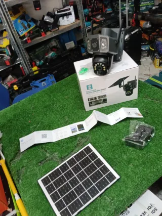 Telecamera solare con pannello