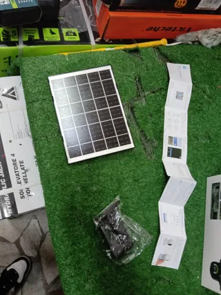 Telecamera solare con pannello