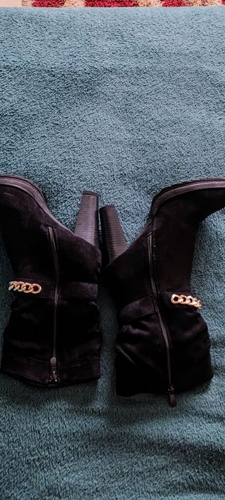 Stivaletti tacco n.39 Made in P.R.C.