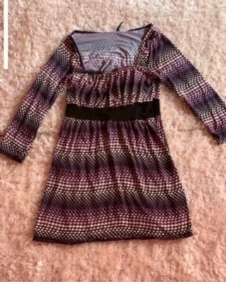 Top largo morado con estampado