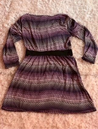 Top largo morado con estampado