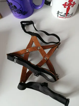 Ligueros Góticos con Tachuelas