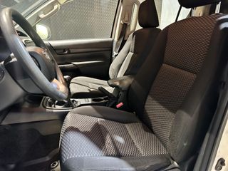 Toyota Hilux 2.4 D-4D Cabina Doble GX Plus