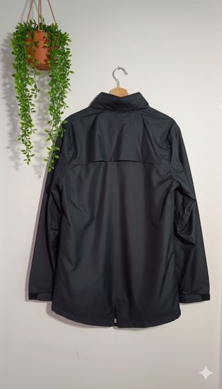 Chaqueta Nike Shield Impermeable - Talla M.