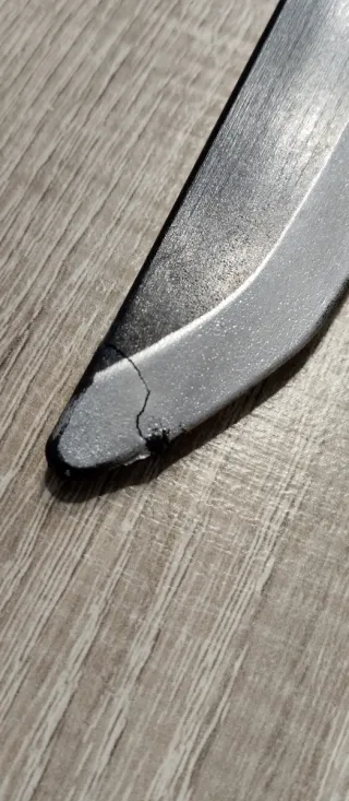 Katana Demon Slayer Muichiro Atrezo con defecto