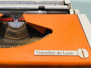 Máquina de escribir Olympia Traveller de Luxe