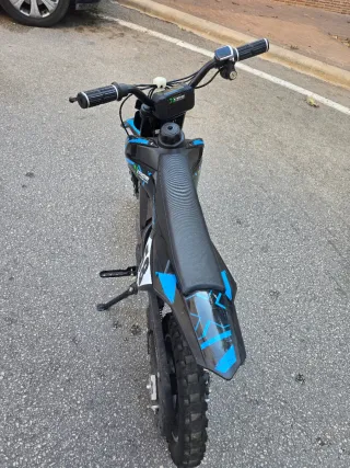 Moto Eléctrica Motocross Negra y Azul