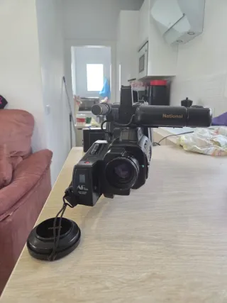 Videocámara Vintage National M7 VHS