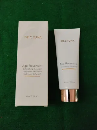Dr. C. Tuna Age Reversist Limpiador Exfoliante