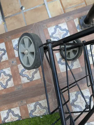 Carretilla plegable negra