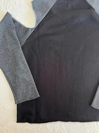 Sudadera/Top nICOLI bicolor negro y gris con...