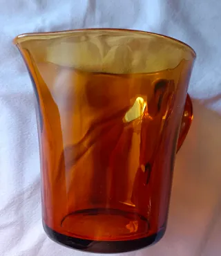 Jarra de cristal ámbar Duralex antigua