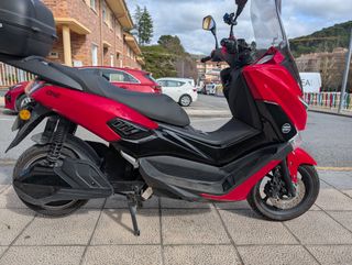 Velca One 2024 Scooter Eléctrica Roja y Negra