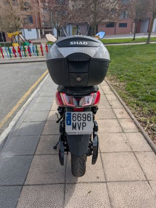 Velca One 2024 Scooter Eléctrica Roja y Negra