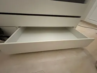 Cama nido blanca con con colchón.