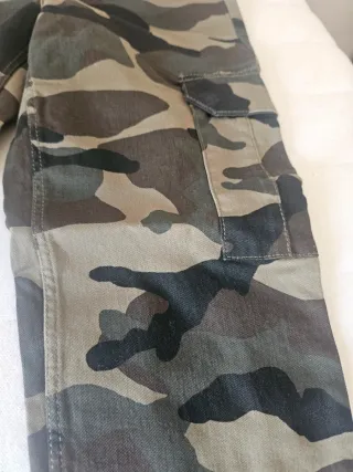 Pantalones cargo camuflaje