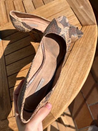 Tacones uterqüe peep toe efecto...