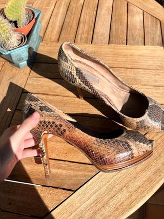 Tacones uterqüe peep toe efecto...