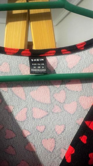 Vestido SHEIN Corazones Rojo y Negro