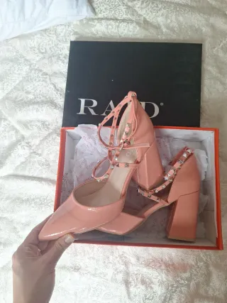 Zapatos Raid rosa salmón con tachuelas