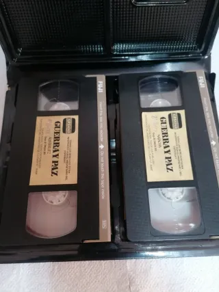 Película VHS Guerra y Paz