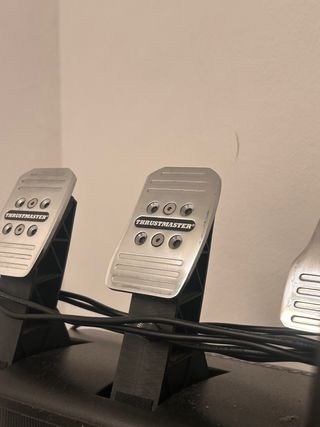 Volante Thrustmaster T150 PRO + Pedales