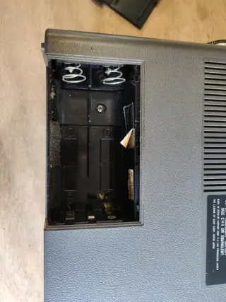 Radio cassette Sony CF-320 fabricada en España.