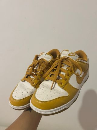 Zapatillas Nike Dunk Low Amarillas y Blancas