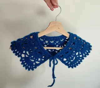 Cuello Peter Pan crochet azul