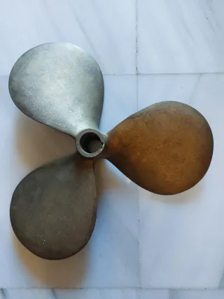 Hélice de barco de bronce