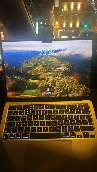 MacBook Air M3 2024