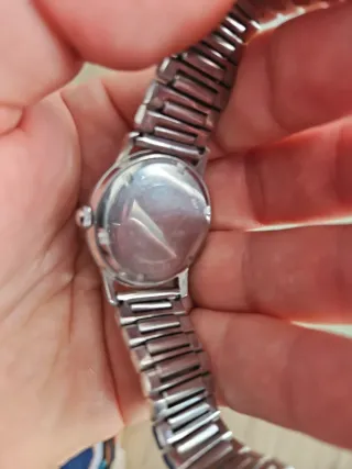 Reloj Avia Plata y Blanco (suizo funcionando)