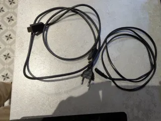 PS4 (PlayStation 4) Negra + 2 Mandos