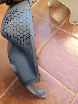 Tapa Derecha Yamaha MT-07 2022 Gris