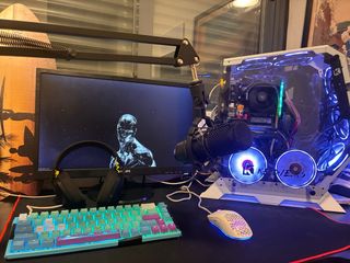 Pack de pc/monitor/cascos/microfono/teclado/raton