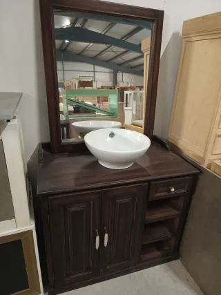 Mueble de baño madera con lavabo cerámica