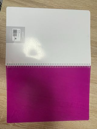 Lobreta, tapa dura y gusanillo