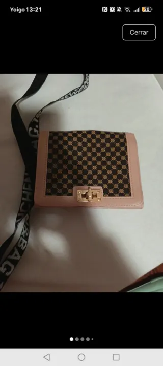 Bolso pequeño rosa con estampado geométrico