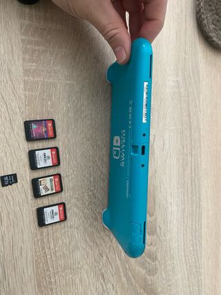 Nintendo Switch Lite Verde + 4 Giochi