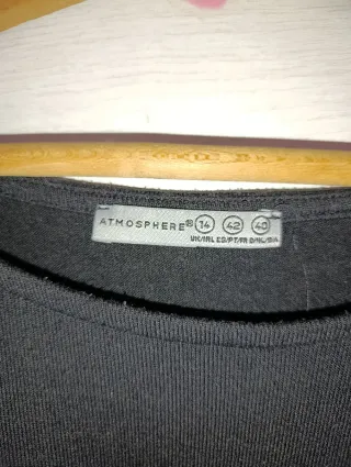 Jersey negro con bolsillo cremallera