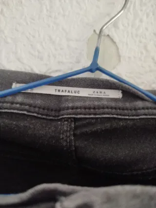 Pantalón vaquero gris