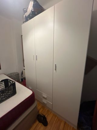 Armario blanco grande 2.10m alto x 1.50m ancho