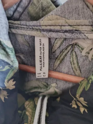 Chaqueta Pull&Bear Estampada Talla XL