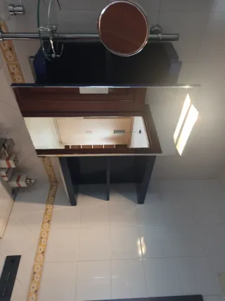 Conjunto baño mueble lavabo grifo espejo