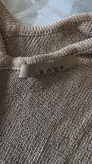 Jersey fino entretiempo dorado