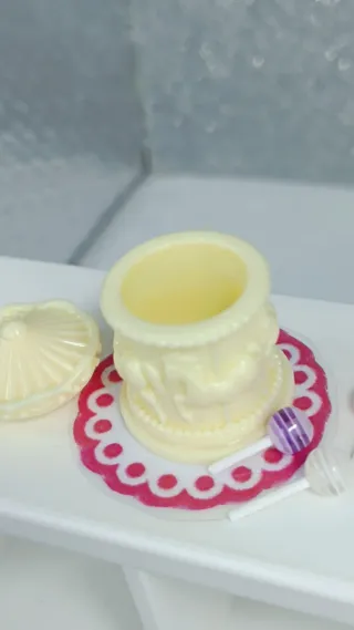 Mini joyero carrusel para muñeca mide 4 cm