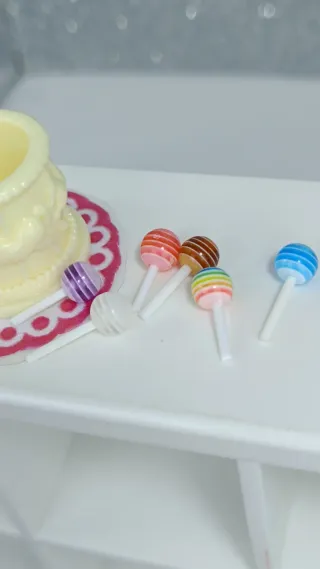 Mini joyero carrusel para muñeca mide 4 cm