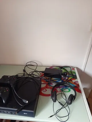 Xbox One Fat Negra + Mandos y Auriculares